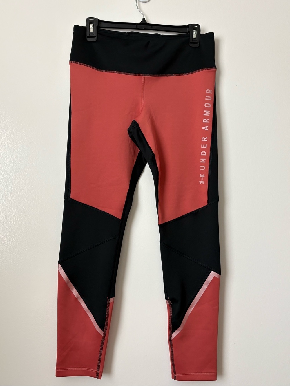 Under Armor women’s Red & Black Performance Leggings